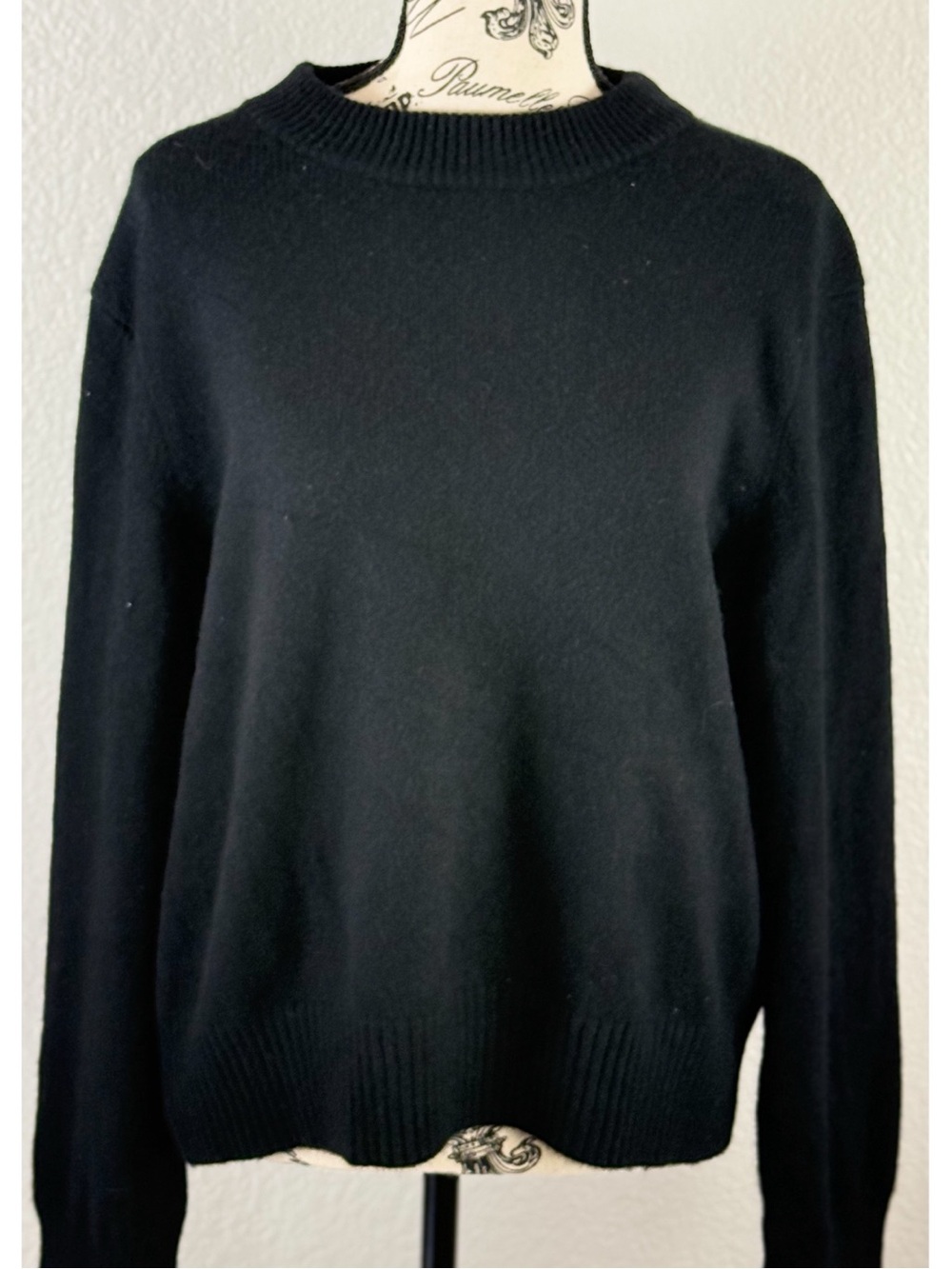 Quince Mongolian Cashmere Oversized Crewneck Sweater Black size Small